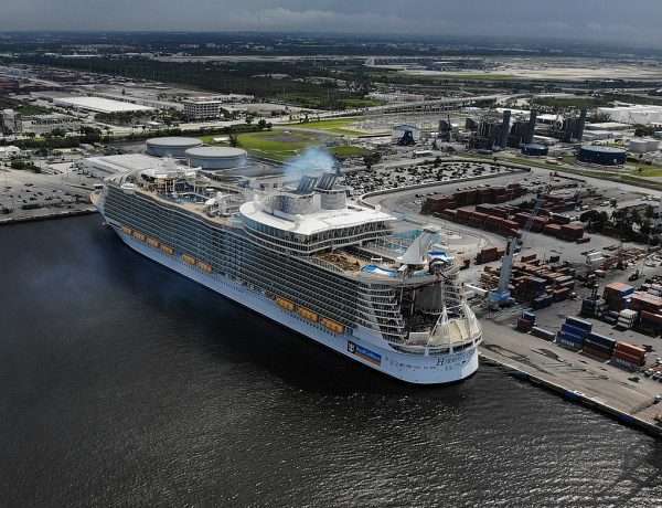 1280px-MS_Harmony_of_the_Seas_Aerial_Shot